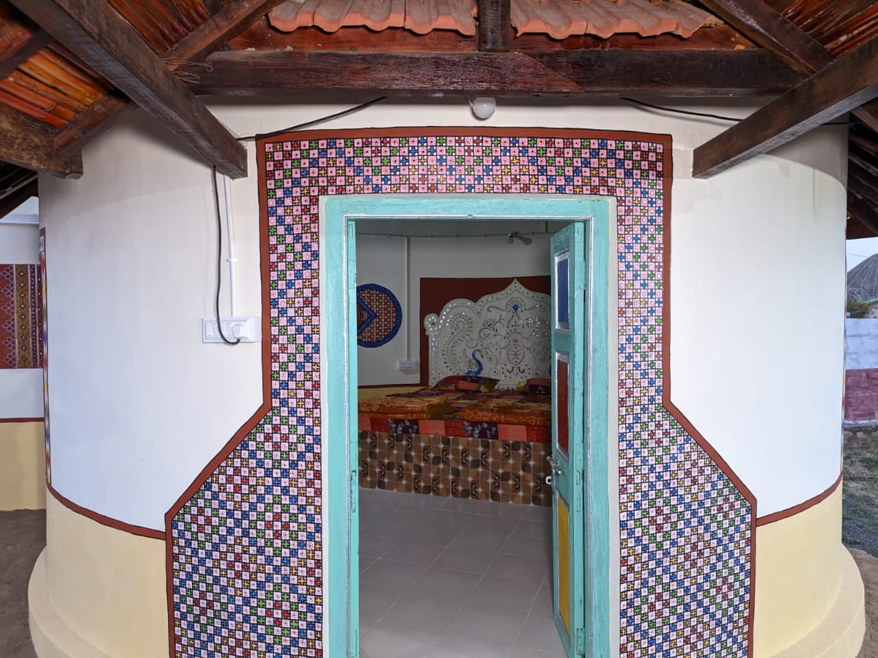 Comforts of Home at Moon HomeStay - Photo 4