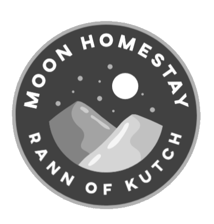 Moon HomeStay Logo